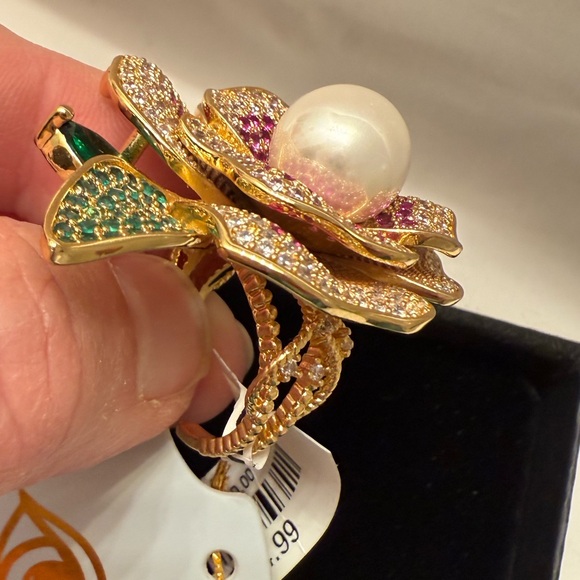 EYECANDY Los Angeles Flower With Faux Pearl Brass CZ Adjustable Ring - Picture 12 of 13